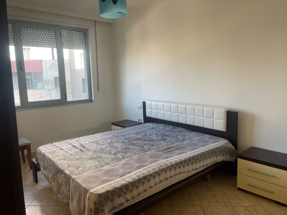 Tirane, shitet apartament 1+1+Ballkon Kati 4, 72 m² 94.900 € (Astir)