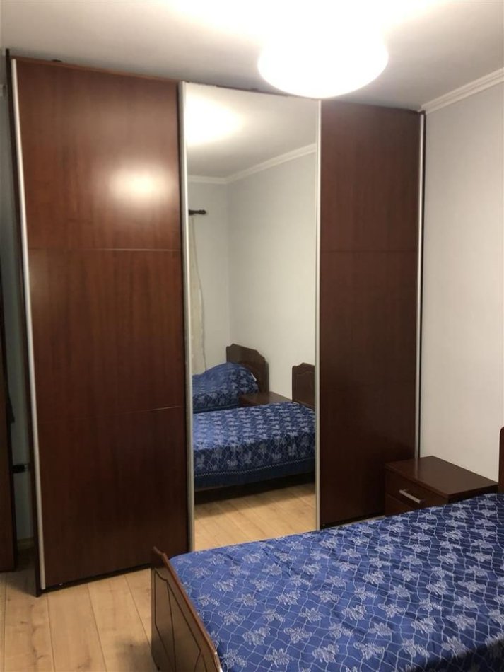 Tirane, jepet me qera apartament 1+1 Kati 2, 70 m² 650 € (Myslym shyri)