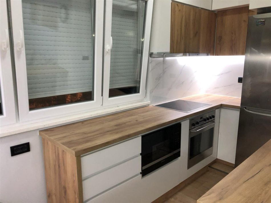 Tirane, jepet me qera apartament 1+1 Kati 2, 70 m² 650 € (Myslym shyri)