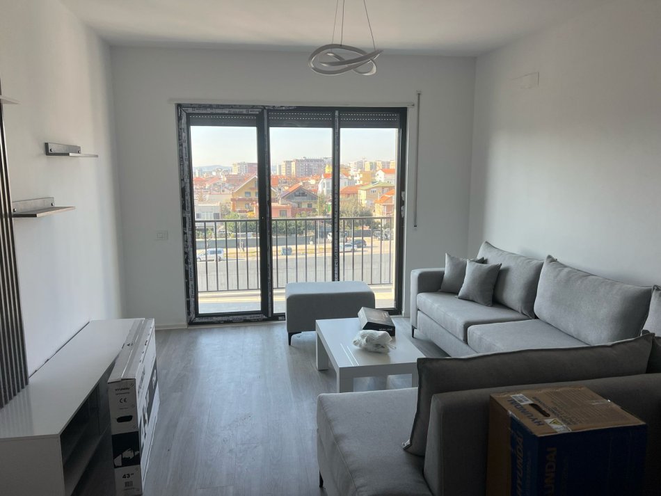jepet me qera apartament 1+1 Kati 3, 60 m² 450 € (Astir, Ish-Shqiponja)