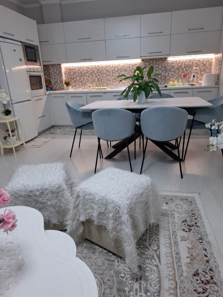 Tirane, shitet apartament 3+1+Aneks+Ballkon Kati 5, 134 m² 197.000 € (Astir, Vila L)
