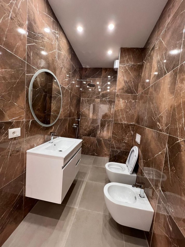 Tirane, jepet me qera Kati 10, 160 m² 1.600 € (Rruga Kavajes)