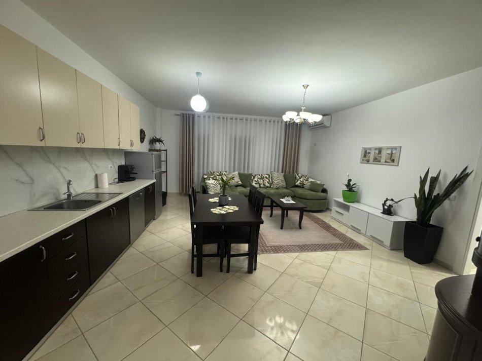 Tirane, jepet me qera apartament 2+1+Ballkon Kati 3, 100 m² 550 € (Don Bosko)