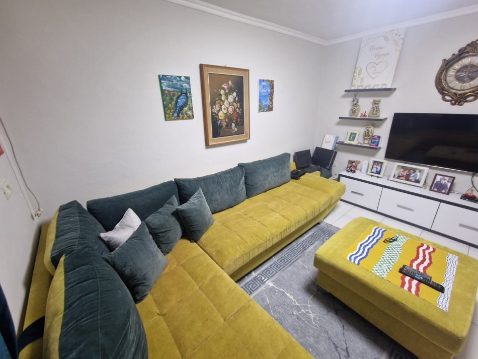 Tirane, shitet apartament 1+1 Kati 2, 63 m² 126.000 € (Vasil shanto)
