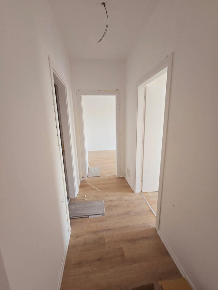 Tirane, shitet apartament 2+1+Ballkon Kati 2, 117 m² 246.000 € (Pazari i ri)
