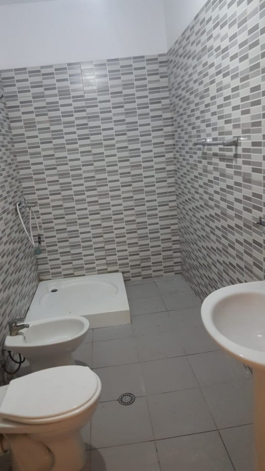 Tirane, jepet me qera apartament 1+1 Kati 3, 70 m² 400 € (Astir)