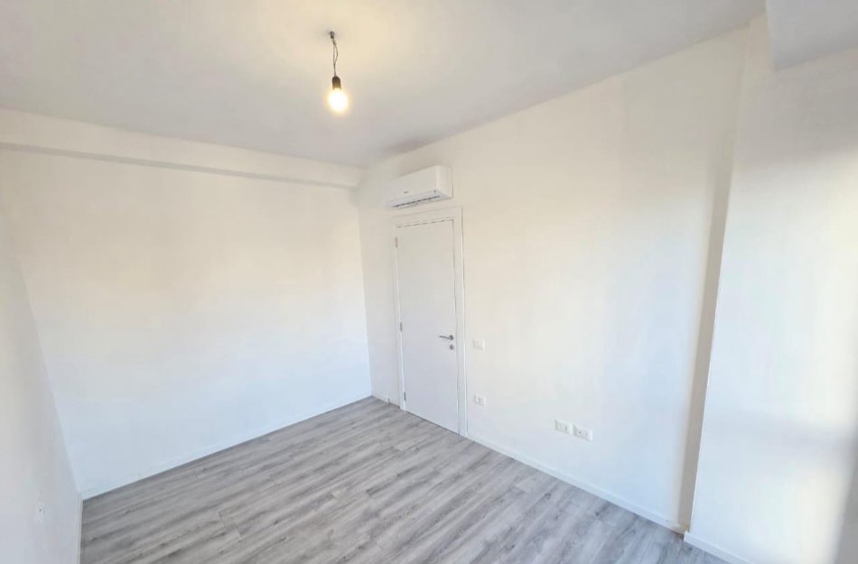 Tirane, jepet me qera zyre Kati 1, 58 m² 500 € (Myslym shyri)