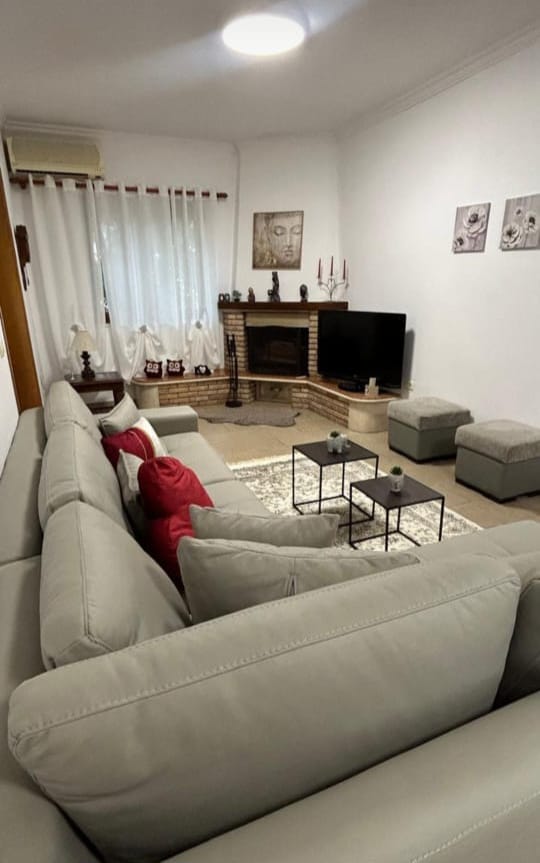 Tirane, jepet me qera 2+1 Kati 3, 120 m² 670 € (Pazari i ri)
