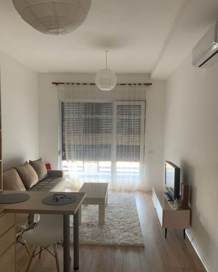 Tirane, jepet me qera apartament 1+1+Ballkon Kati 11, 67 m² 550 € (Rruga Artan Lenja/21 Dhjetori/Kompleksi Kontakt)