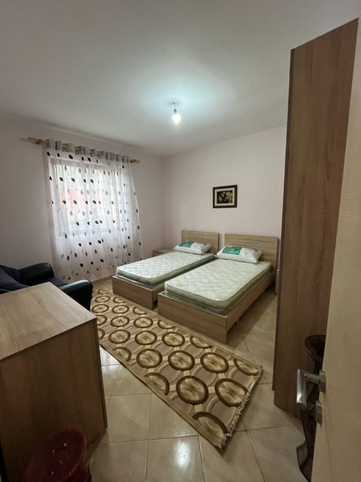 jepet me qera apartament 2+1 Kati 1, 105 m² 400 € (Xhanfize keko)