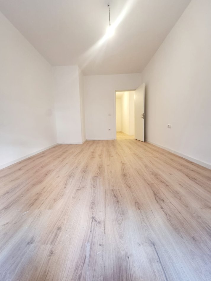 Tirane, shitet apartament 2+1 Kati 1, 129 m² 287.000 € (Kopshti zologjik)