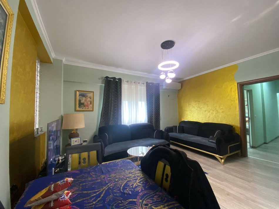Tirane, shitet apartament 2+1+Ballkon Kati 10, 95 m² 195.000 € (Rruga Kavajes)
