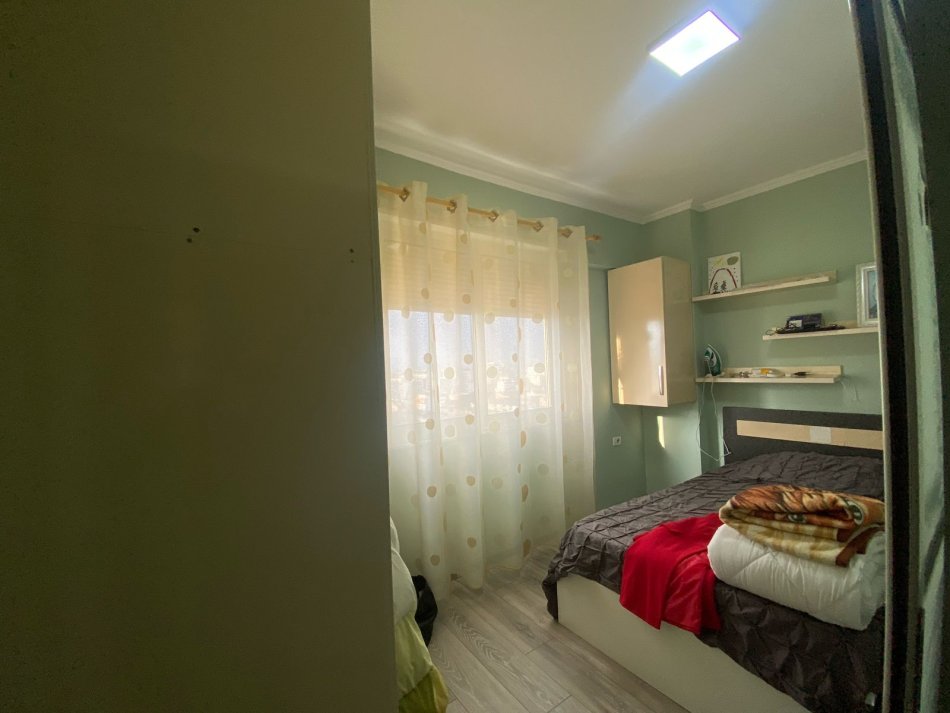 Tirane, shitet apartament 2+1+Ballkon Kati 10, 95 m² 195.000 € (Rruga Kavajes)