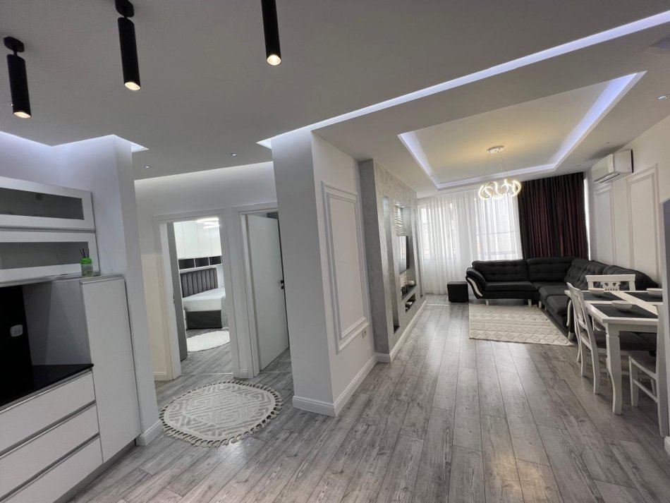 Tirane, shitet 2+1+Ballkon , 85 m² 130.000 € (Rruga Teodor Keko)