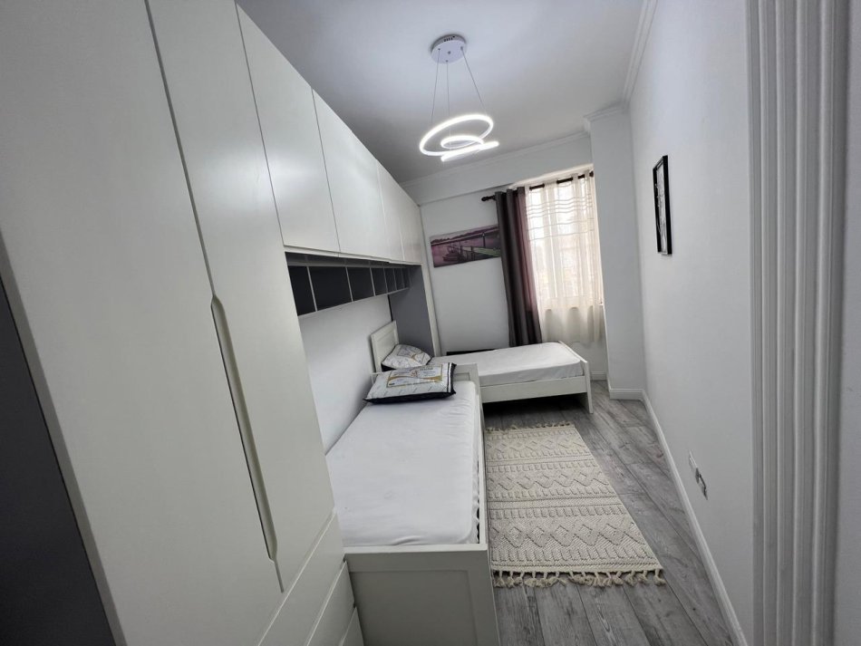 Tirane, shitet 2+1+Ballkon , 85 m² 130.000 € (Rruga Teodor Keko)