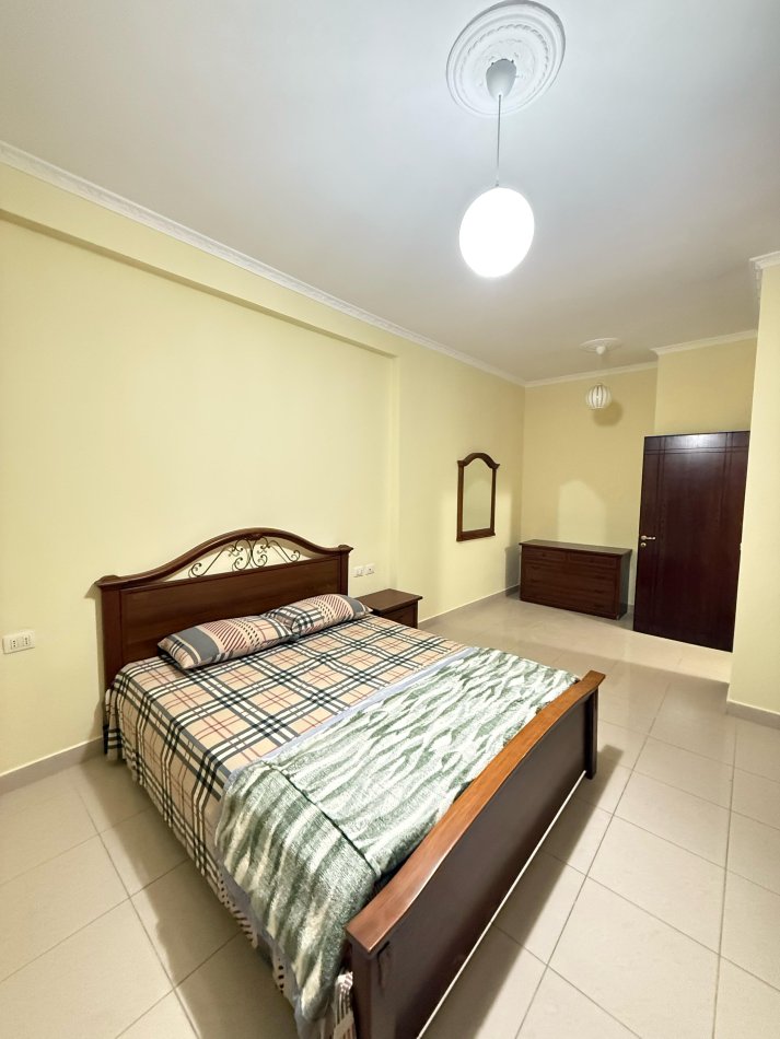 Tirane, jepet me qera apartament 2+1 Kati 1, 85 m² 600 € (Don bosko)