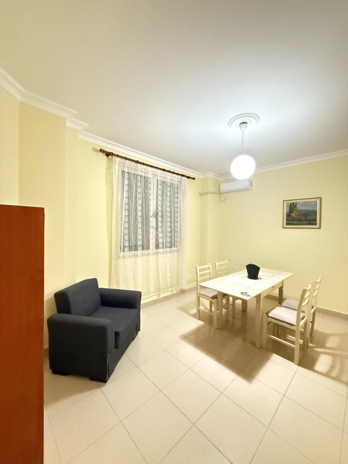 Tirane, jepet me qera apartament 2+1 Kati 1, 85 m² 600 € (Don bosko)