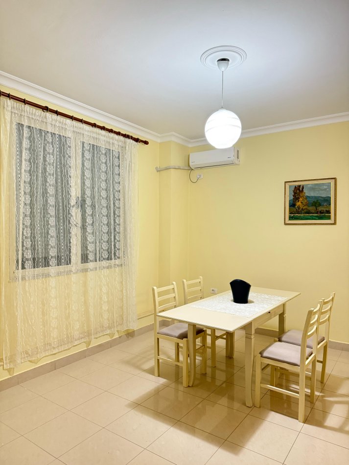 Tirane, jepet me qera apartament 2+1 Kati 1, 85 m² 600 € (Don bosko)