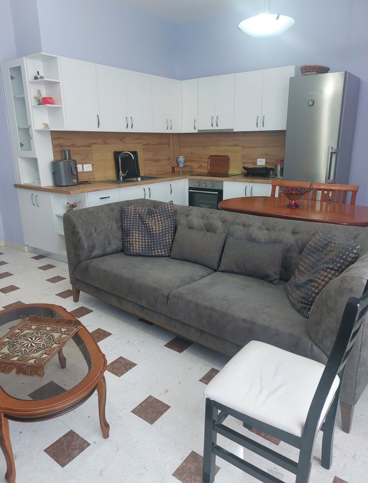 Tirane, jepet me qera apartament 3+1+Aneks+Ballkon Kati 1, 100 m² 800 € (Rruga Tefta Tasho Koço /Pazari i Ri)