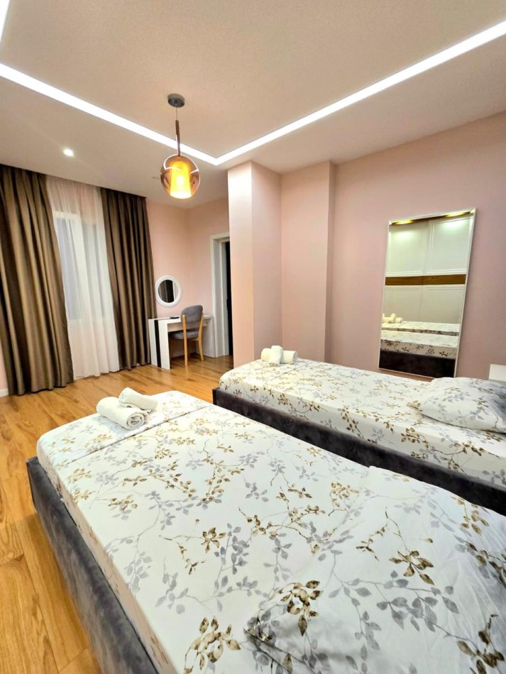 Tirane, jap me qera apartament 2+1 Kati 3, 98 m² 648 € (Hamdi Sina)