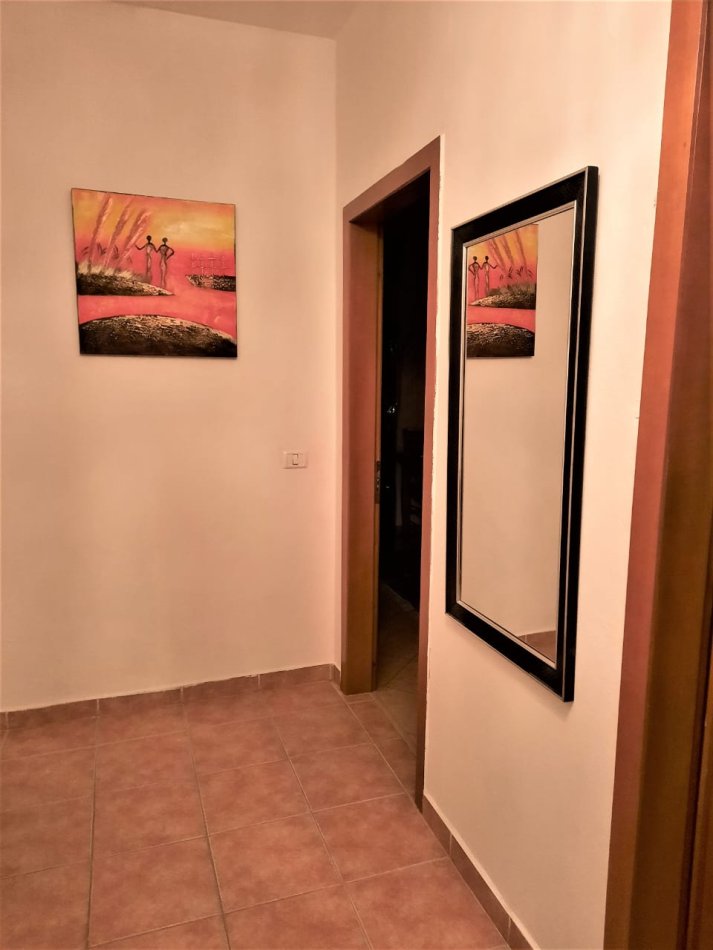 Tirane, shitet apartament 1+1+Ballkon Kati 4, 74 m² 110.000 € (Rruga 5 Maj, Përball Shkollës Tirana Jonë)