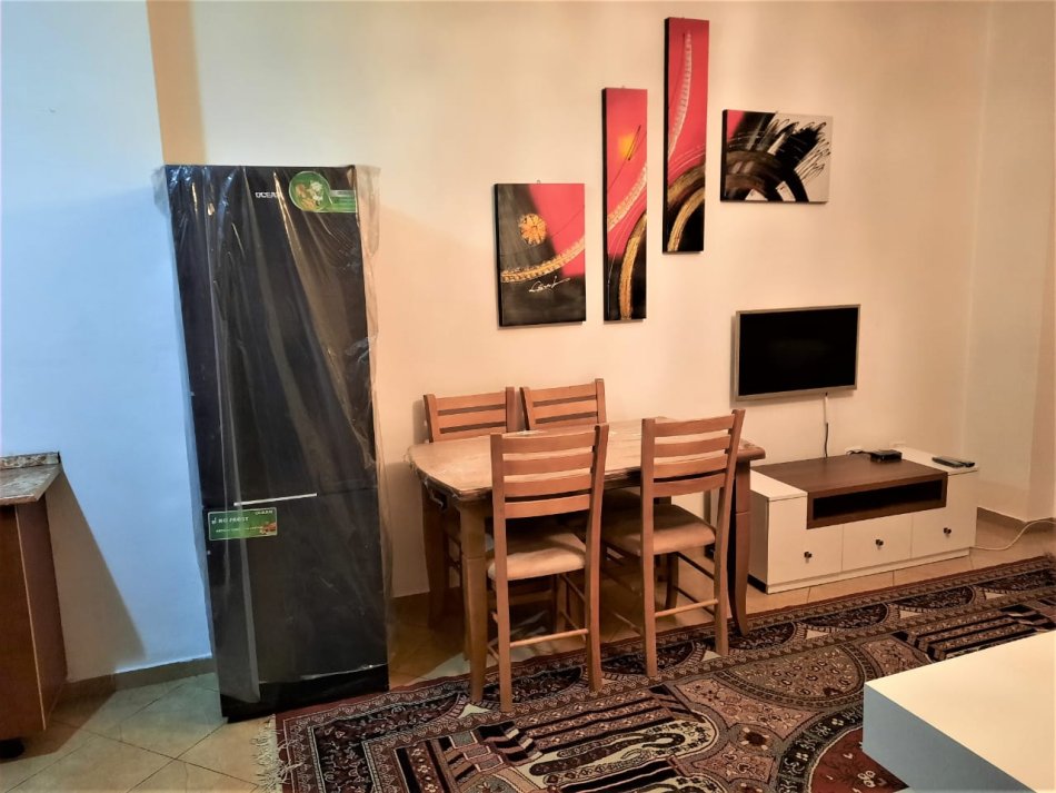 Tirane, shitet apartament 1+1+Ballkon Kati 4, 74 m² 110.000 € (Rruga 5 Maj, Përball Shkollës Tirana Jonë)