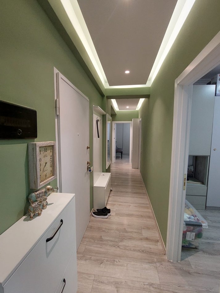 Tirane, jepet me qera apartament 3+1+Ballkon Kati 2, 100 m² 1.000 € (Selvia, Qender)