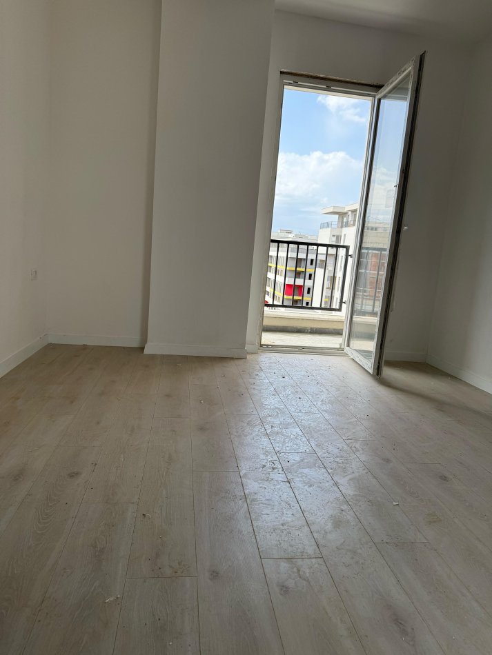 Tirane, shitet apartament 2+1+Ballkon Kati 6, 92 m² 96.000 € (Rruga Gryka e Kacanikut Univers City)