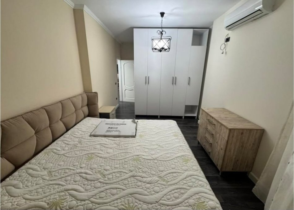 Tirane, shitet apartament 3+1 Kati 2, 125 m² 120.000 € (Fresk)