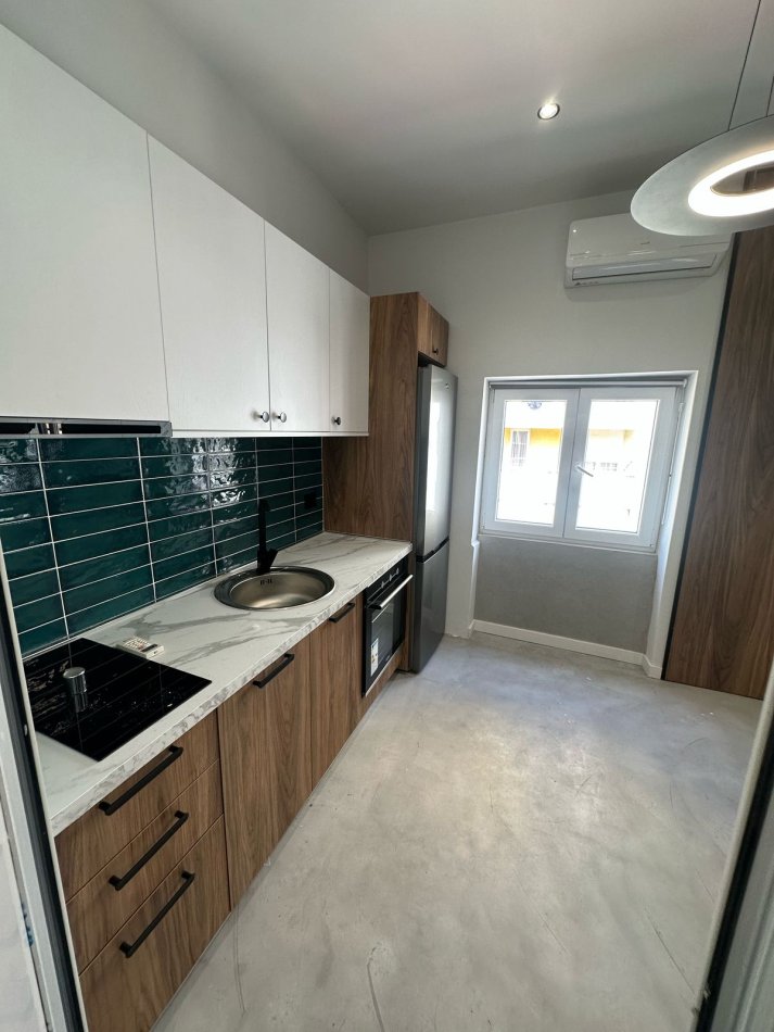 Tirane, jepet me qera garsonier Kati 5, 40 m² 500 € (Rr.Reshit Collaku shallvaret)
