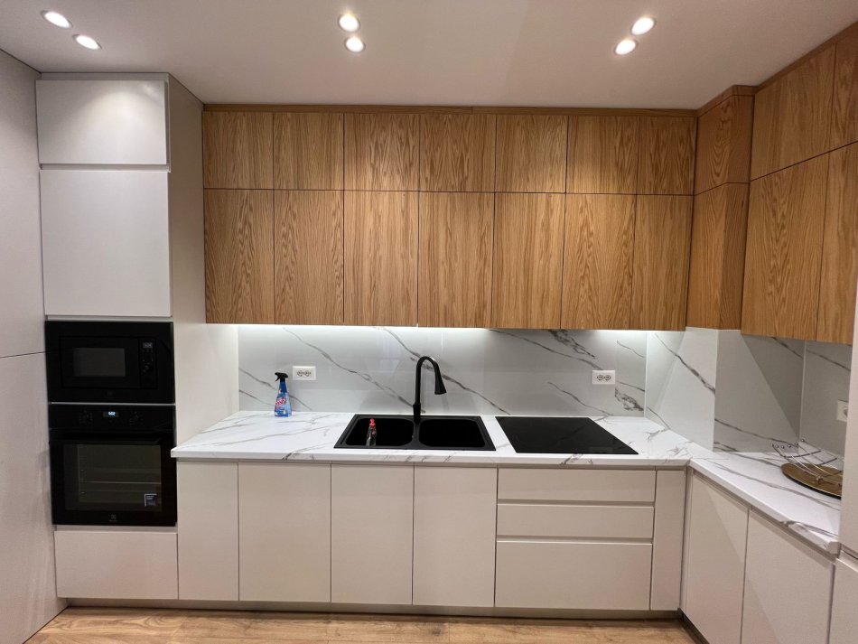 Tirane, shitet apartament 2+1+Ballkon Kati 3, 89 m² 200.000 € (Rruga e kavajes, delijorgji)