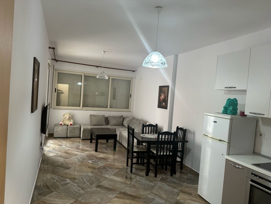 Tirane, jepet me qera apartament 1+1 Kati 5, 65 m² 400 € (Rruga Teodor Keko, Ozone)
