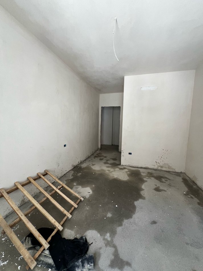 Tirane, shitet apartament 2+1+Ballkon Kati 4, 103 m² 113.000 € (Rruga Lidhja Prizerenit)