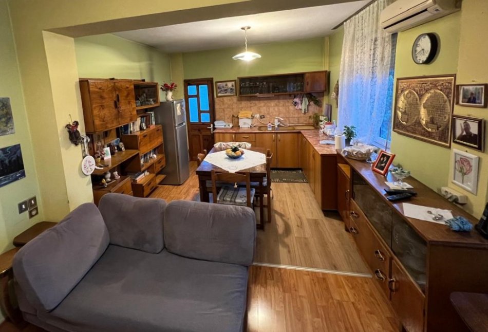 Tirane, jepet me qera apartament 2+1+Ballkon Kati 4, 100 m² 600 € (Afer ATSH)