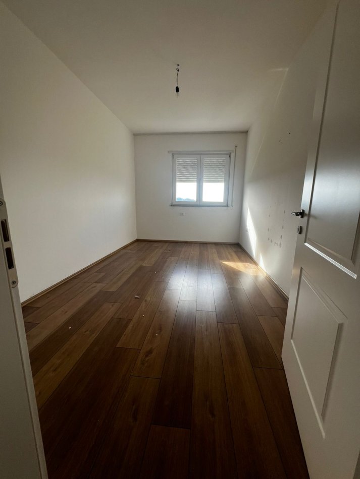 Tirane, shitet 3+1+Ballkon Kati 9, 125 m² 167.000 € (Rruga Teodor Keko)