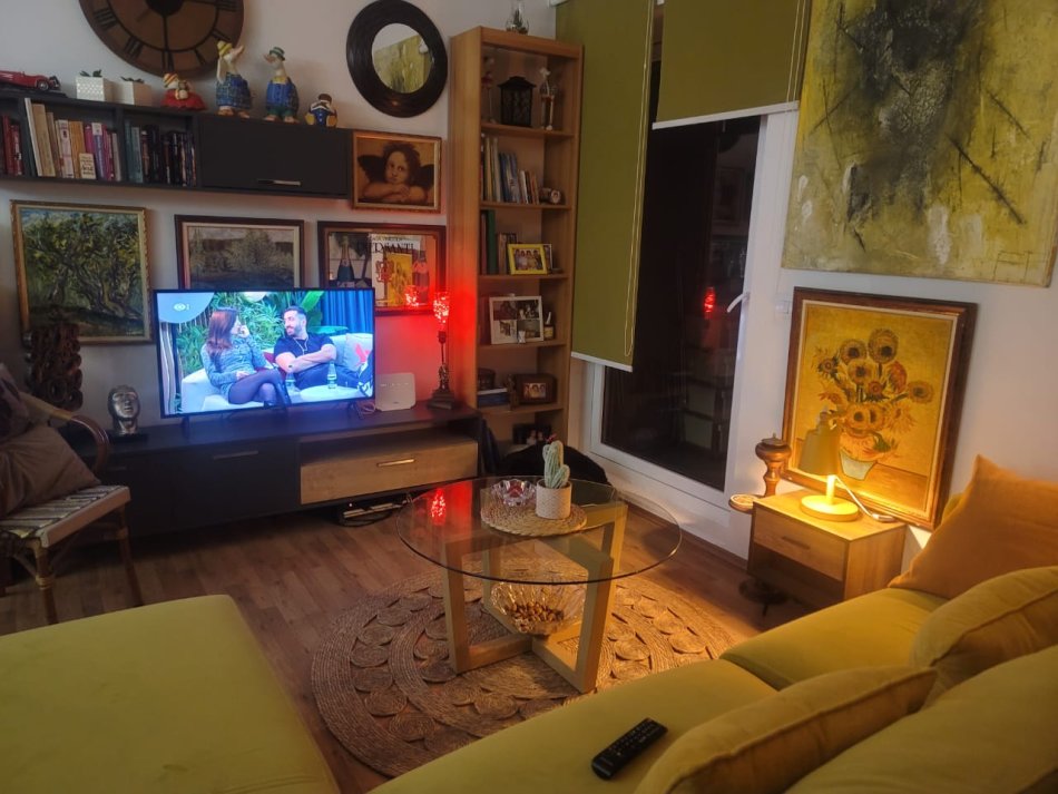 Tirane, shitet apartament 2+1+Ballkon Kati 8, 82 m² 130.000 € (Rruga Pasho Hysa)
