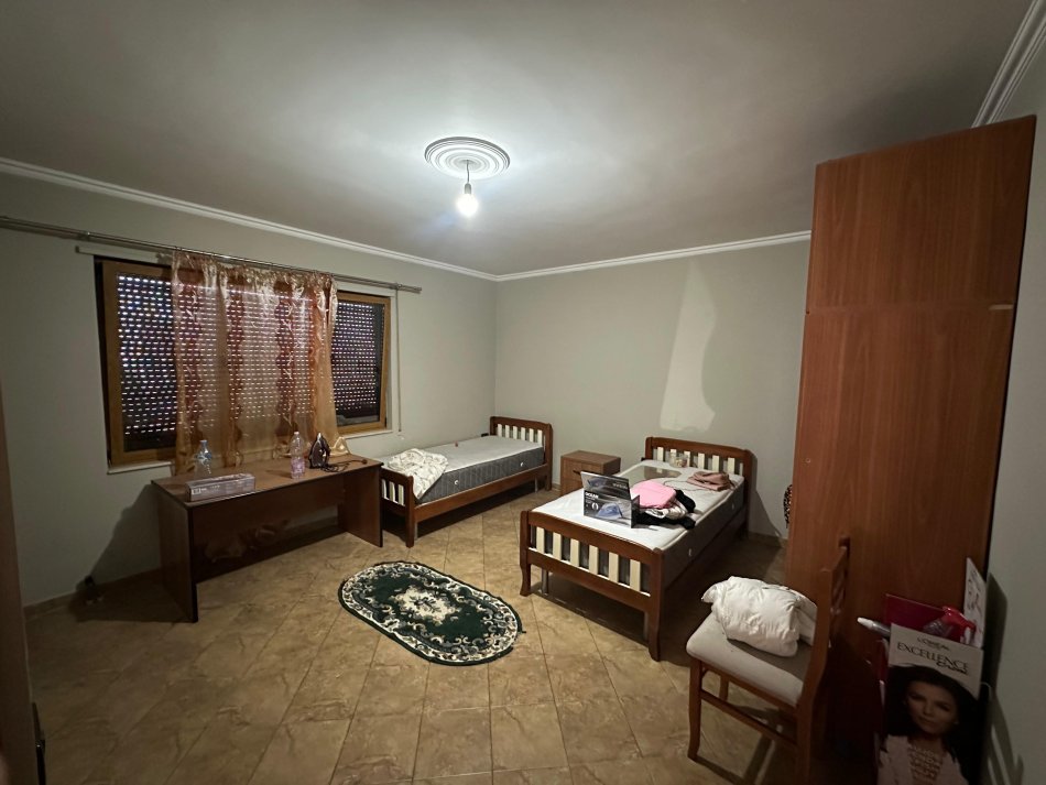 Tirane, jepet me qera apartament 1+1 Kati 5, 85 m² 470 € (Zogu i zi)