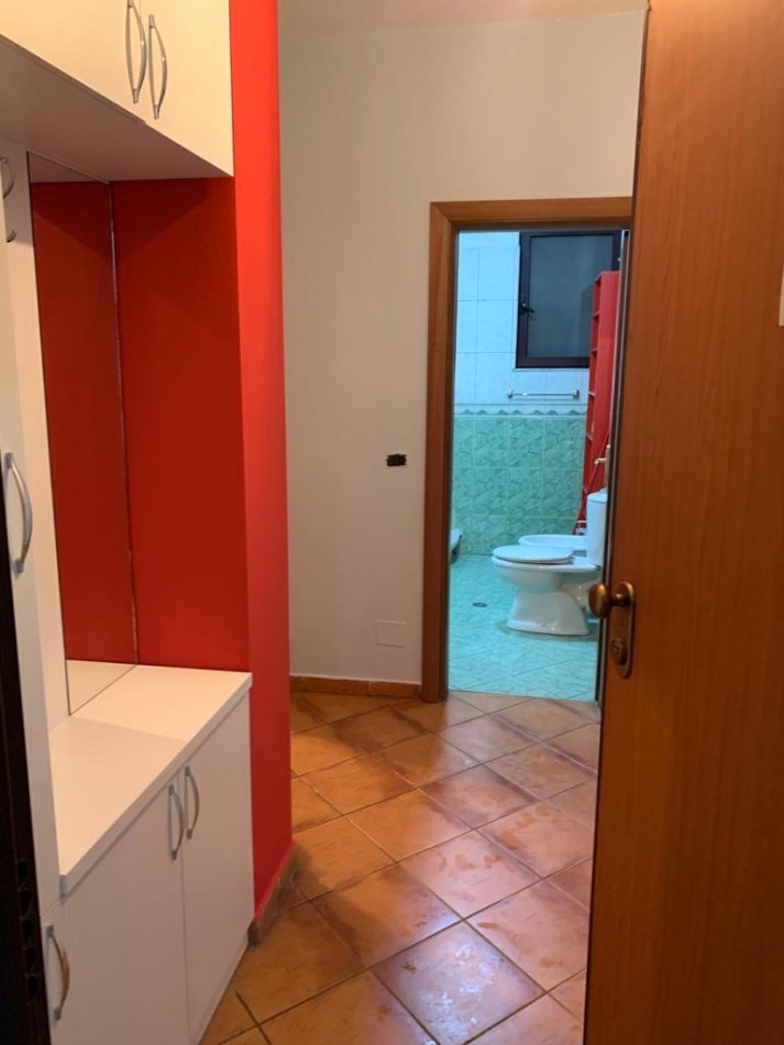 Tirane, jepet me qera apartament 1+1 Kati 8, 65 m² 460 € (Kompleksi panorama)