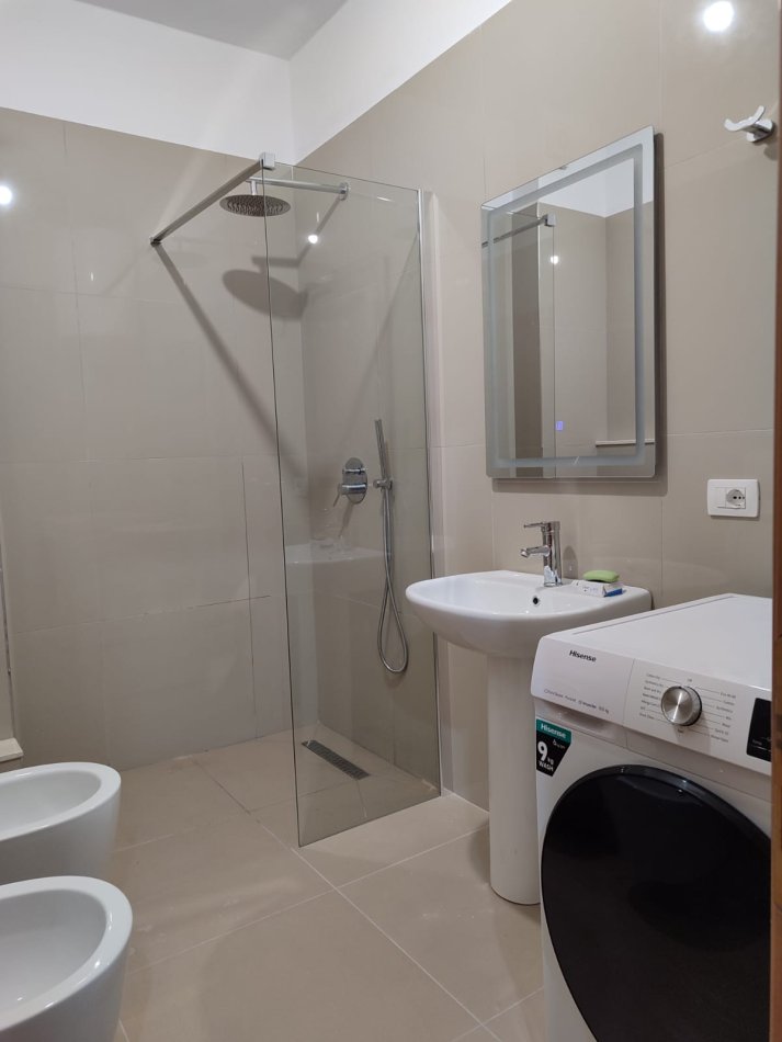 Tirane, jepet me qera apartament 2+1+Aneks+Ballkon Kati 2, 85 m² 500 € (Kppshti zoologjik)