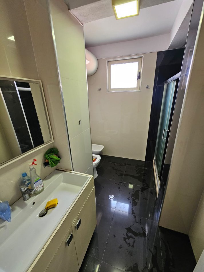 Tirane, shitet apartament 2+1 Kati 3, 91 m² 120.000 € (Fresk)