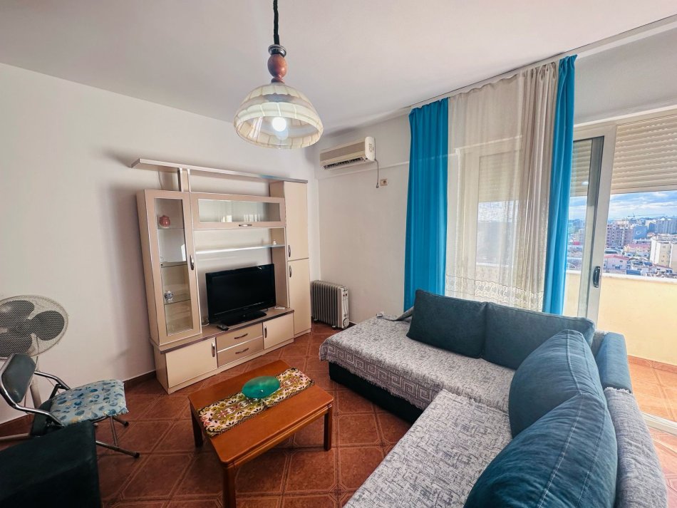 Tirane, jepet me qera apartament 2+1 Kati 10, 530 € (21 dhjetori)