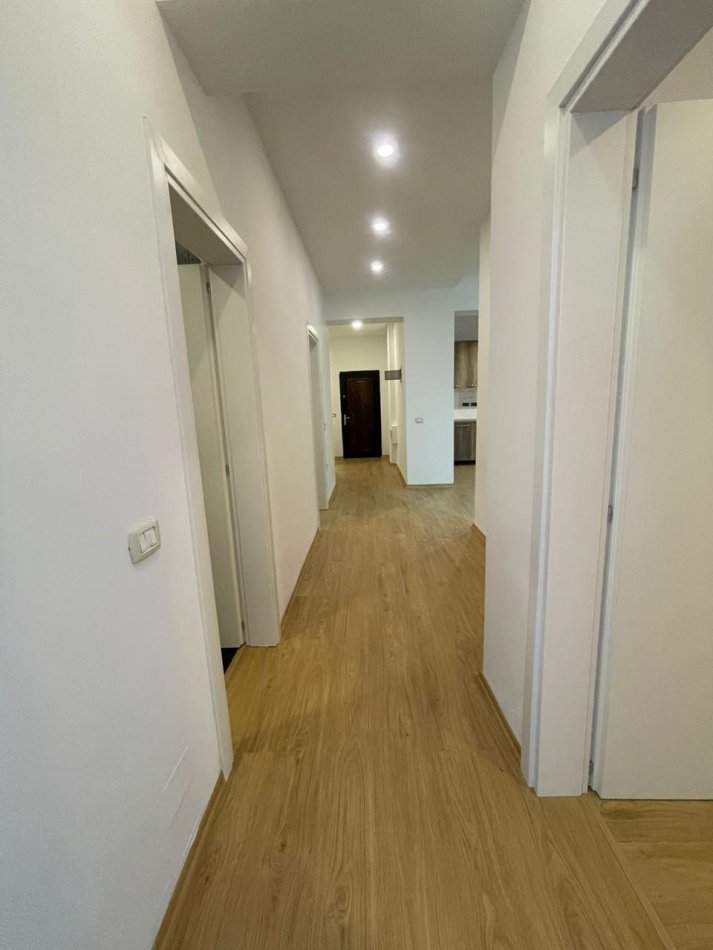 Tirane, jepet me qera apartament 2+1 Kati 5, 125 m² 600 € (Selite)