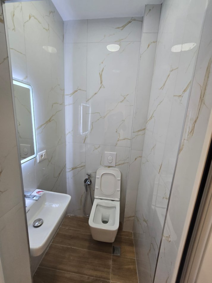 Tirane, shitet apartament 2+1+Aneks+Ballkon Kati 4, 75 m² 185.000 € (Myslym shyri tek shkolla pjeter budi)