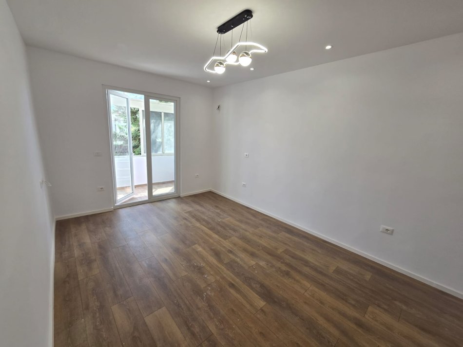 Tirane, shitet apartament 2+1+Aneks+Ballkon Kati 4, 75 m² 185.000 € (Myslym shyri tek shkolla pjeter budi)