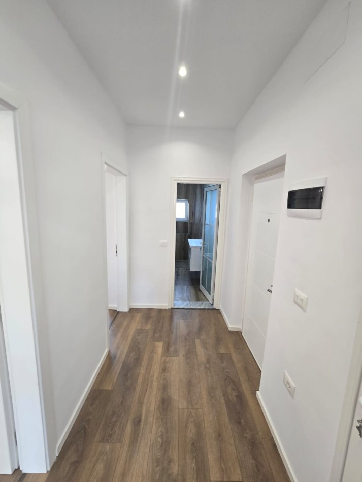 Tirane, shitet apartament 2+1+Aneks+Ballkon Kati 4, 75 m² 185.000 € (Myslym shyri tek shkolla pjeter budi)
