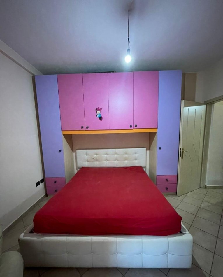 Tirane, jepet me qera apartament 1+1 Kati 1, 50 m² 350 € (Selite)