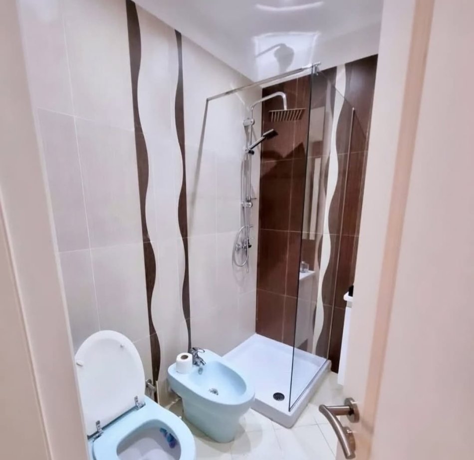 Tirane, shitet apartament 2+1 , 105 m² 220.000 € (Kopshti botanik)
