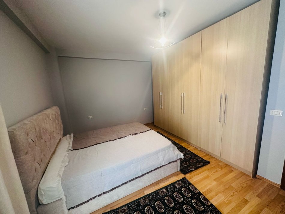 Tirane, jepet me qera apartament 2+1 Kati 3, 94 m² 450 € (Kodra e diellot)