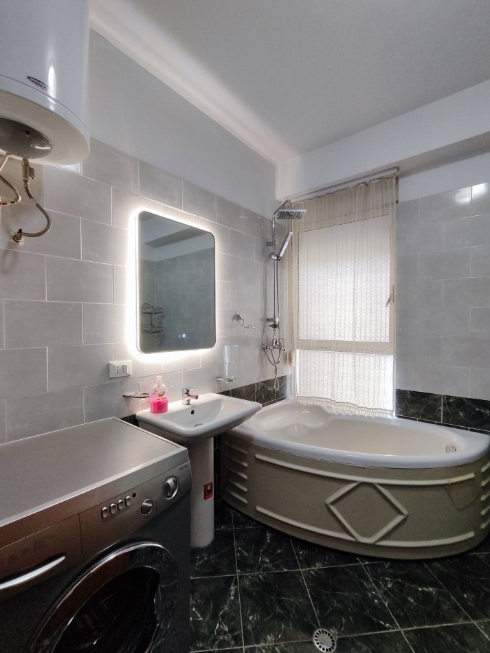 Tirane, jepet me qera apartament 2+1 Kati 2, 75 m² 800 € (Komoleksi Delijorgji)