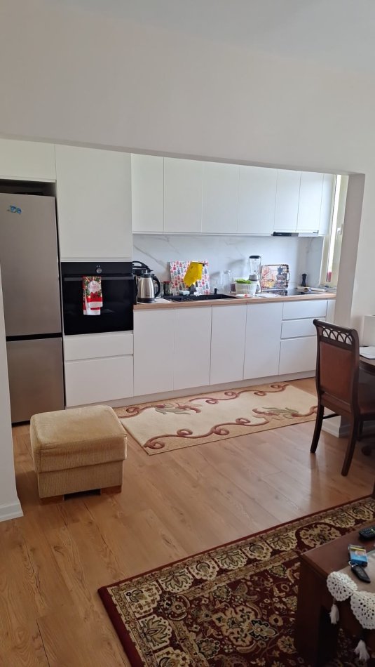 Tirane, jepet me qera apartament 2+1+Aneks+Ballkon Kati 2, 80 m² 500 € (Allias pran spitalit nen tereza)